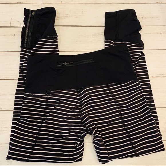 Runday striped crop black white SIZE 4 Lululemon - Picture 6 of 8